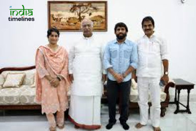 Vinesh Phogat, Bajrang Punia join Congress after meeting party chief Kharge